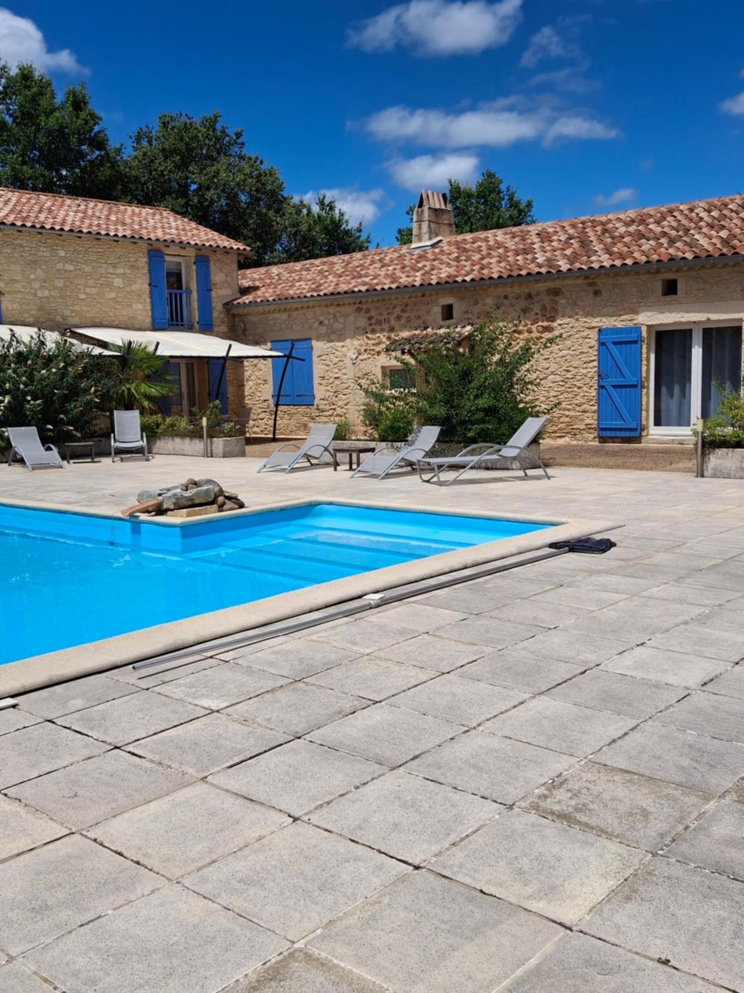 Homestay Aux Blanches Pierres Fumel