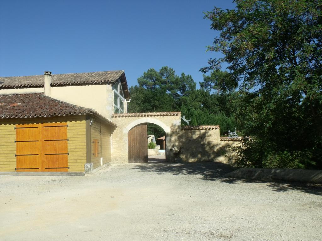 Aux Blanches Pierres Homestay